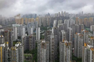 China's housing market deteriorates, both new construction and second-hand housing sales prices fall