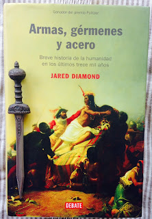 Portada del libro Armas, gérmenes y acero, de Jared Diamond