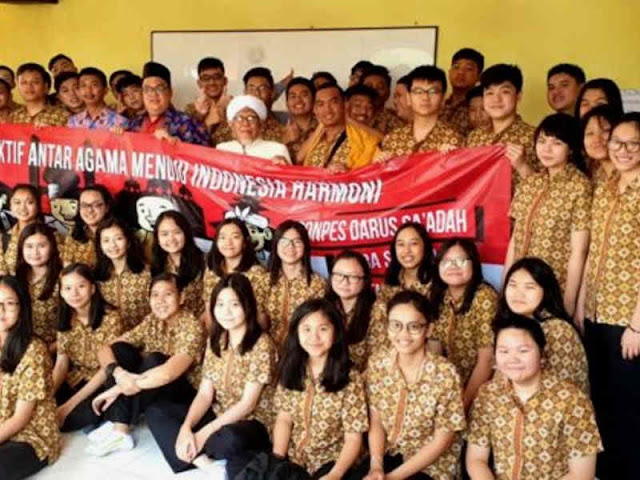 Lawan Politik Identitas dengan Dialog, Sekolah Katolik Hendrikus Kunjungi 3 Tempat Ibadah