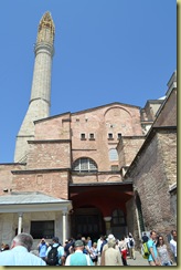 Istanbul St Sophia entrance crowd