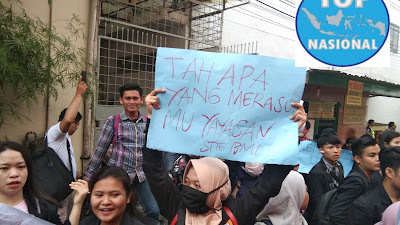 Tak Kunjung Wisuda, Mahasiswa STIE IBMI Medan Demo di Depan Kampus