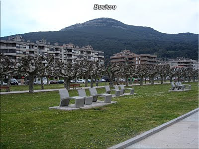 Buciero visto desde el Paseo Marítimo de Santoña