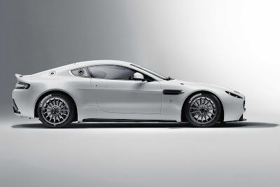 2011 Aston Martin Vantage GT4 new racing version pics and specs