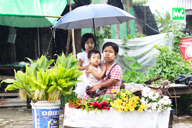 မိသားစုကို ရှာကျွေးနေတဲ့ မသန်စွမ်း ပန်းသည် မစန်း