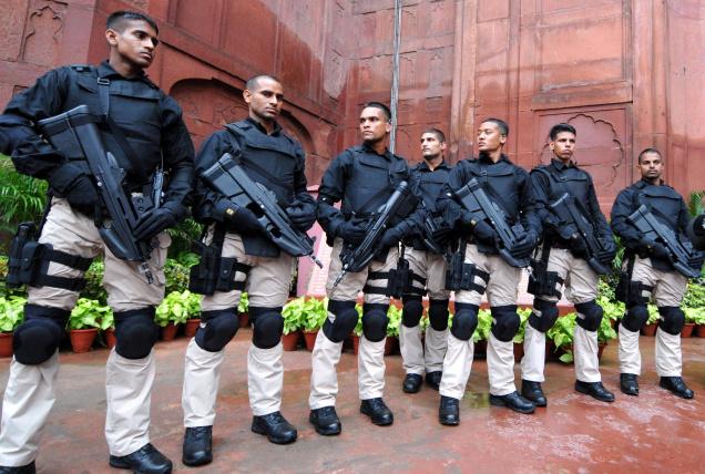 Indian Special protection group of india using FN F2000 rifle