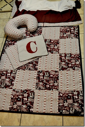 TEXAS A&M CRIB BEDDING (3)