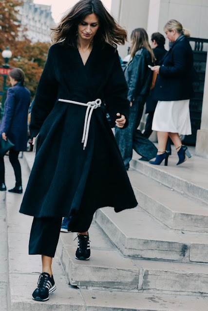 Looks de street style durante as fashion week semanas da moda em Paris, Nova Iorque, Milão