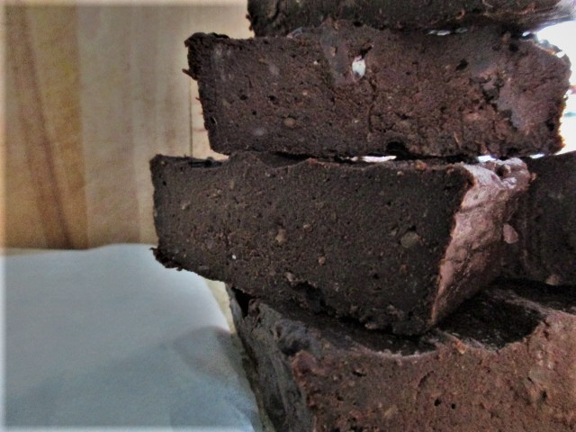 sweet potato, brownies, paleo, gluten free, vegetarian, vegan, recipes, dessert, retreat kitchen, Limousin, Creuse, wellbeing, food to make you feel good, brownies, baking, refined sugar free, gluten free, vegan