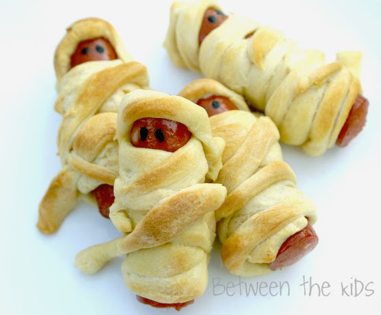 http://www.betweenthekids.com/2011/10/mummy-dogs-halloween-recipe/