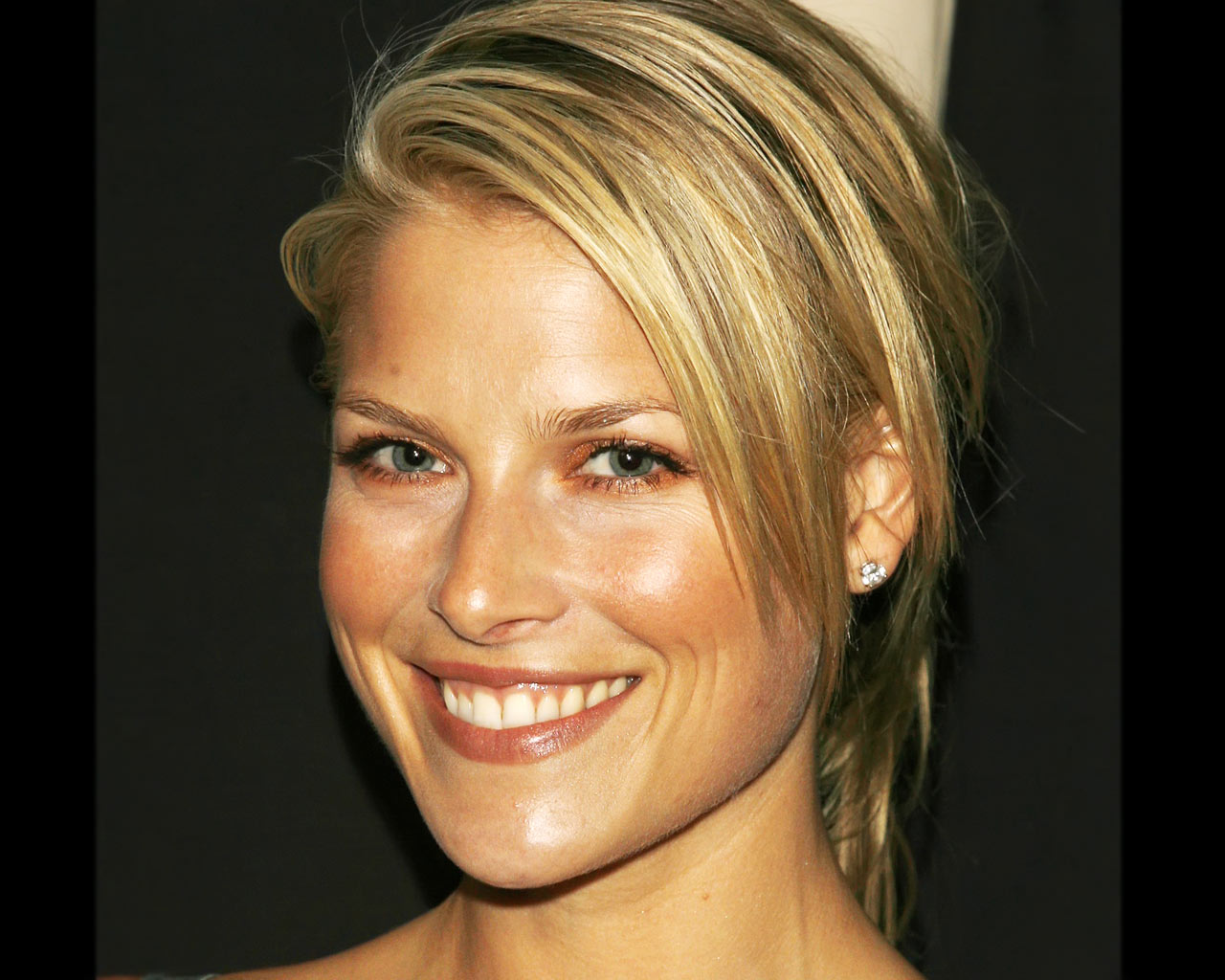 Ali Larter Modelling | Desktop HD Wallpapers