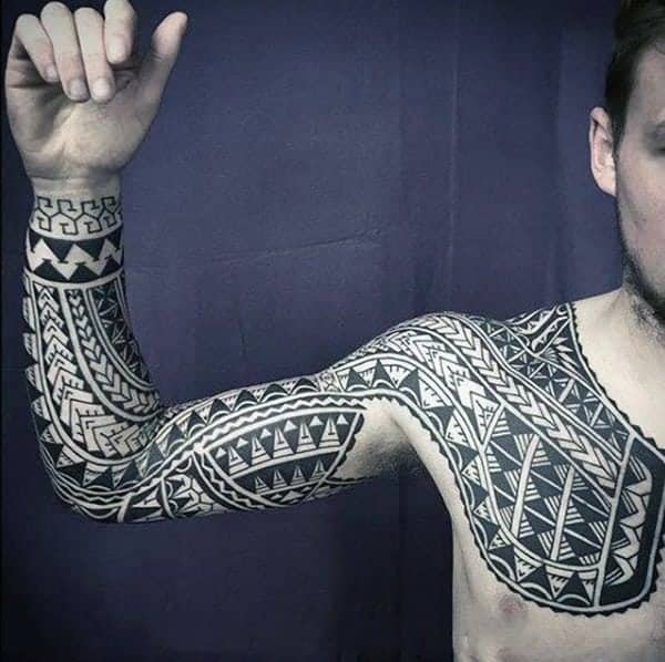 40 fotos e modelos de tatuagens em tribal para os homens