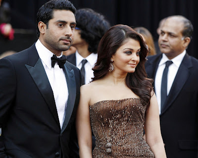 Former Miss World Aishwarya Rai Abhishek Bachchan One of the Hit Bollywood Jodi Together Wallpapers Pics Scenes Images 2011