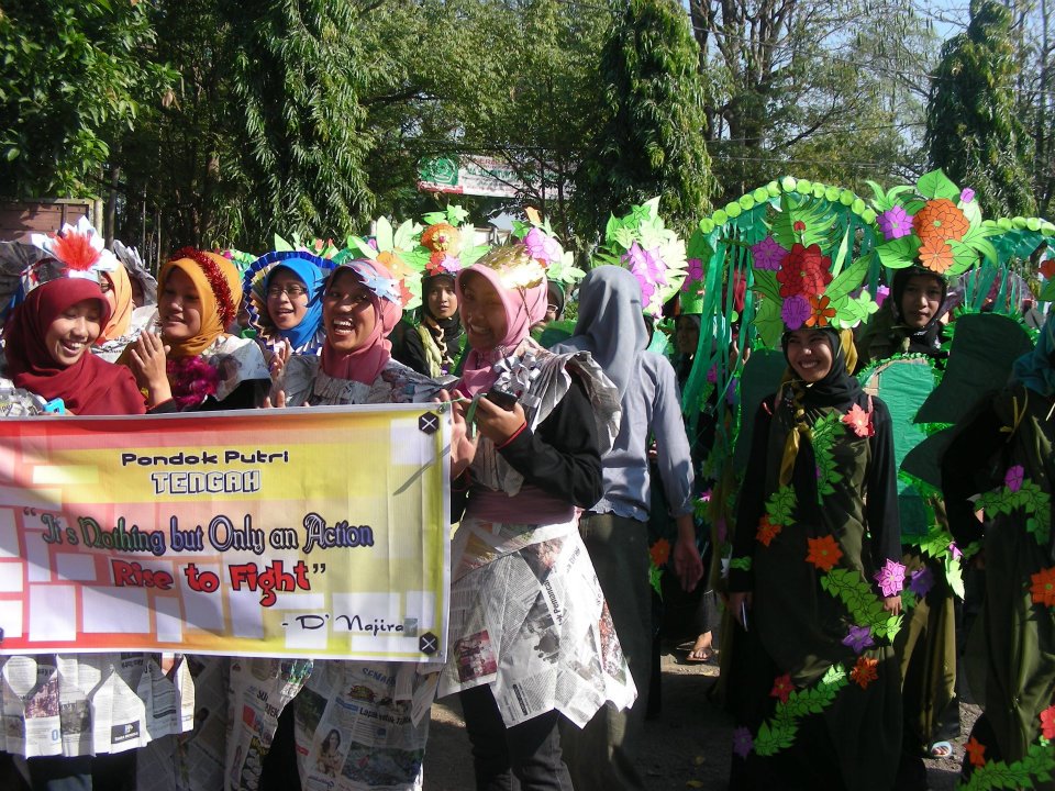  Semarang Limbah Carnival  Ala Santri Daarun Najaah 