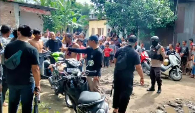 16 Orang Diamankan Dalam Penggerebekan Judi Sabung Ayam di Makassar