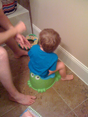 Potty training boys tips,when to start potty training boys,potty training little boys,potty training techniques for boys,potty training boot camp,tips for potty training