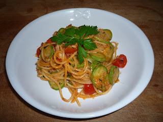 Spaghetti tonno, zucchine e pomodorini