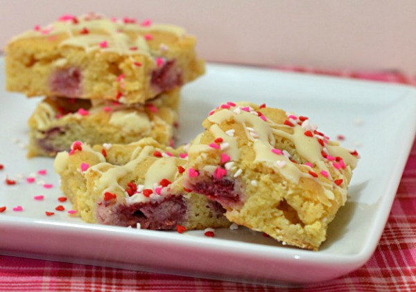 http://www.ladybehindthecurtain.com/white-chocolate-raspberry-bars/