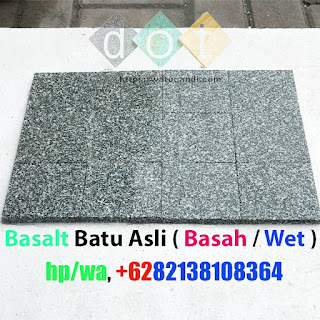 Pemotongan Granit Tile Basalto Batik. Granit Batik Potongan Mesin Batu alam Granit Tile Basalto Batik Grey, Batu Alam sebagai hiasan dekorasi & Konstruksi ide desain pembangunan.  Bahan material finishing pembangunan agar terlihat lebih cantik. banyak sekali jenis batuan alam dari corak teksture dan juga tingkat kekerasan.  Batu Alam Granit Basalto ini memiliki teksture pori-pori yang sangat kecil, dan jika di asah akan lebih halus.  Dapat di gunakan sebagai hiasan dekorasi penghias / menutup tempel dinding dan juga sebagai pijakan pengganti keramik lantai pada luar ruangan seperti carport atau halaman.  Memiliki corak yang unik dengan warna dasar putih bersih yang hampir tak terlihat karna terdapat bercak hijau gelap kehitaman yang sangat banyak.  Bahan Material batuan alami asli yang di ambil dari alam sekitar sebagai dekorasi penghias bangunan masa kini.  Batu Alam Jogja-Magelang Produsen batu alam jogja-magelang, menerima pesanan batu alam berbagai jenis model finishing & ukuran menyesuaikan kebutuhan anda.  Salah satu pengrajin batu alam di perbatasan jogja-magelag jateng indonesia. Melayani pengiriman keseluruh indonesia dan juga mancanegara.  Batu Alam saat ini termasuk salah satu bahan pokok material pada finishing pembangunan, dengan perkembangan jaman yang mengajak untuk memakai bahan alam yang aman untuk sebuah hunian dan juga seni artistik yang unik, banyak ragam motif dan juga corak batu alam.  Setiap daerah memiliki ciri khas dan keunikan batu tersendiri. Banyak sekali penamaan batu yang berbeda dengan lokasi pengambilan yang biasa sebagai acuan.  Salah satu batuan alami yang unik di atas adalah batu granit alam yang bertektur keras dan padat yang memiliki warna yang unik tampil beda dari batuan alam lainnya.  Dinding & Lantai Batu Alam Bahan Material finishing pembangunan, dapat di aplikasikan sebagai penutup dinding tembok agar terlihat lebih cantik dan juga kokoh.  Konstruksi lantai pada luar halaman lintasan kendaraan, untuk halaman di sarankan untuk membuat batu alam lebih tebal dengan minimal ketebalan 3 tiga centimeter cm atau 5 lima.  Finishing permukaan batu alam bisamenggunakan polos potongan mesin, alami batu potongan, di asah halus, palu semak kasar datar.