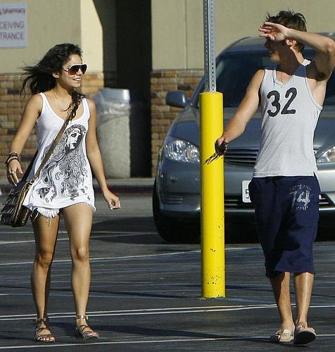 vanessa anne hudgens sexy feet photo vanessa hudgens hot legs pics vanessa anne hudgens sexy feet photo vanessa hudgens hot legs pics