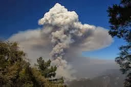 Pyrocomulus Cloud (awan pyrocomulus)