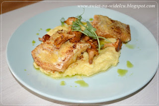 https://swiat-na-widelcu.blogspot.com/2019/10/chrupiacy-dorsz-z-polenta-i-kurkami.html