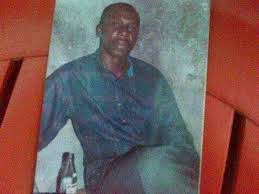 Governor drinking palm wine when he was nobody