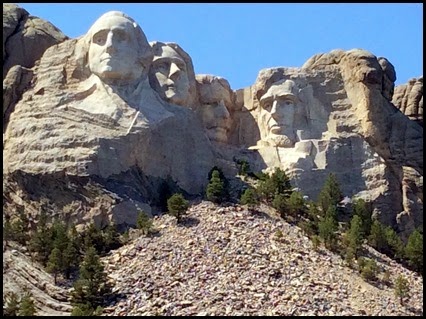 Custer-Stae-Park--Mt-Rushmore-016_th