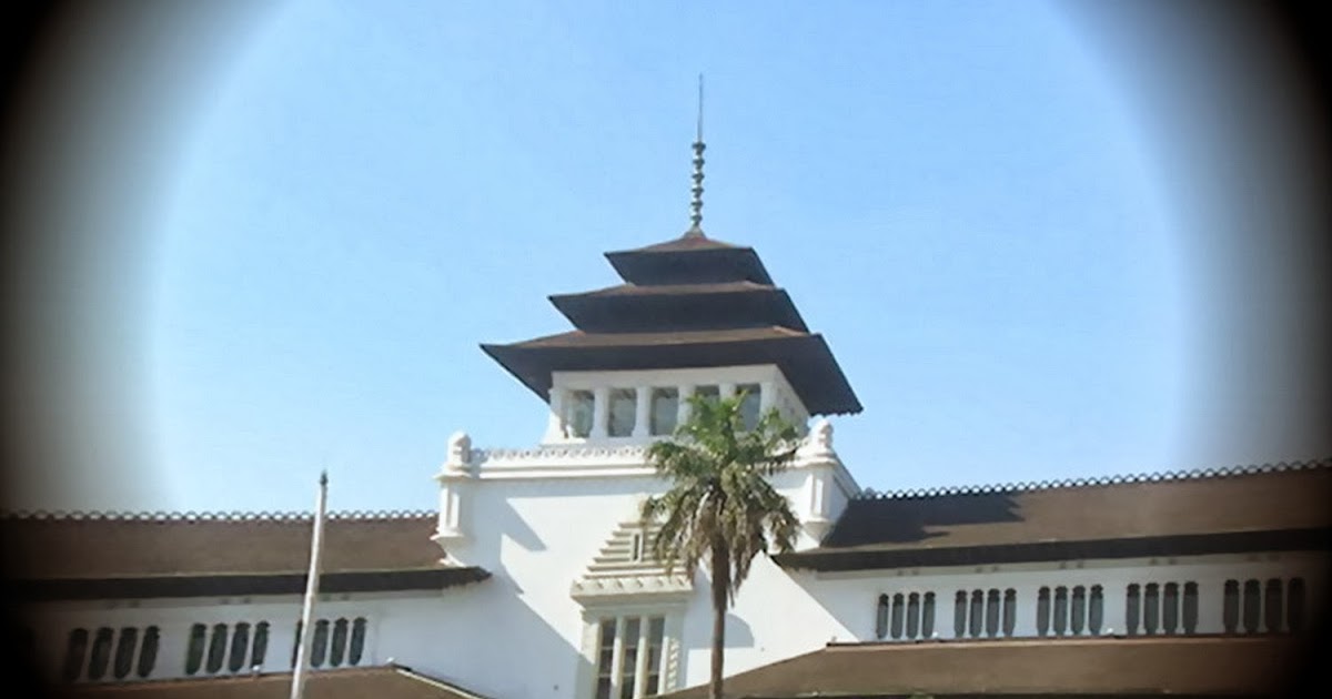 10 Kisah Horor Paling Seram Tentang Gedung Sate di Bandung 