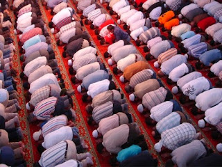 Shalat must be performed in congregation (Islamic Consultation)