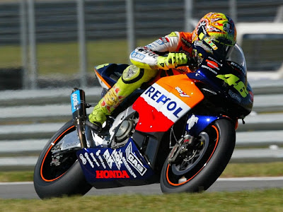 Wallpaper Motogp Valentino Rossi with Repsol Honda 02