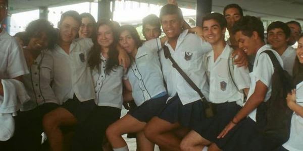 25 Photos Of People Who Will Inspire You - When a transgender girl was fined by her Rio de Janeiro high school for wearing a skirt, her classmates wore skirts to school to protest.