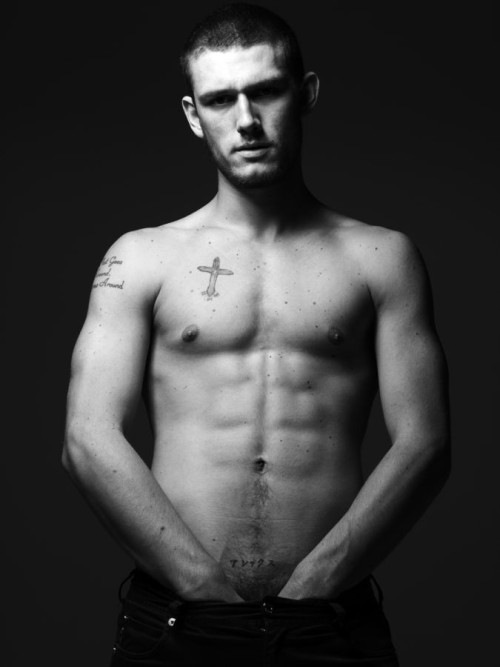 alex pettyfer muscle. alex pettyfer muscle. alex