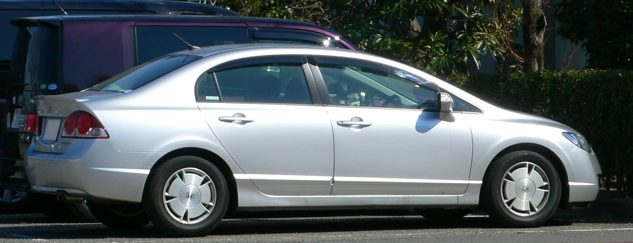 Honda civic 2005 Coupes and sedans have a similar hood front fenders