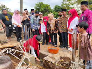 Peletakan batu pertama oleh Bupati Tanggamus