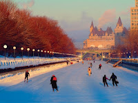 The world’s largest ice rink located in Canada is closed due to lack of ice.