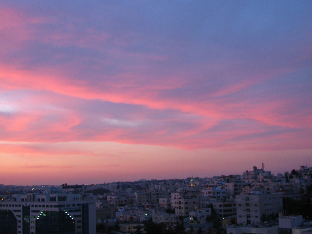 Alam Mengembang Jadi Guru: Awan Merah Jambu (Pink Clouds)