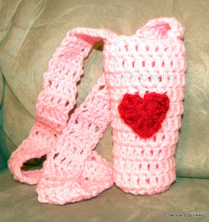 Swirls and Sprinkles: Free crochet water bottle pattern for Valentine's Day