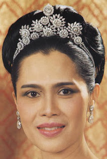 diamond floral tiara queen sirikit thailand