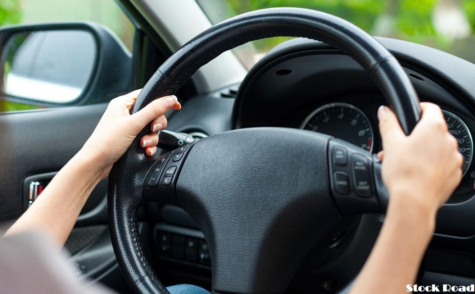 कार के स्टीयरिंग व्हील पर कवर चढ़ाए या नहीं? जान लें सच्चाई (Should the car's steering wheel be covered or not? know the truth)