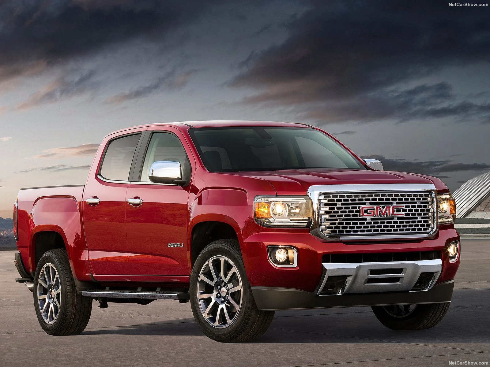 Hình ảnh xe ô tô GMC Canyon Denali 2017 & nội ngoại thất