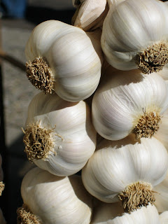 Rahasia Bawang Putih Untuk Atasi Jerawat - Garlic Secrets To Overcome Acne