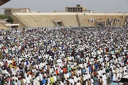 Subhanallah, Foto Sholat Idul Adha di Burkina Faso. Pernahkah kita mendengar negeri ini ? 