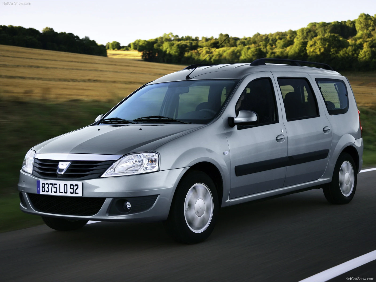 Hình ảnh xe ô tô Dacia Logan MCV 2009 & nội ngoại thất