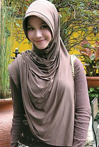 Moslem Fashion of Brown Jilbab Muslim in Zaskia Mecca