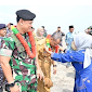 Wabup Bagus Santoso  Wakili Bupati Bengkalis Kasmarni Sampaikan Ucapan Terima Kasih Atas Program Binfungtaswilnas TNI di Pulau Rupat