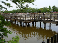 水上橋「八条ケ池ふれあい回遊のみち」という