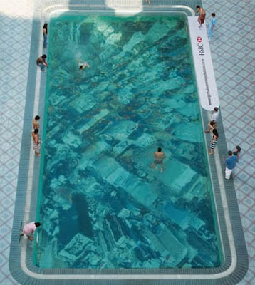 9 Funny swimming pools pictures