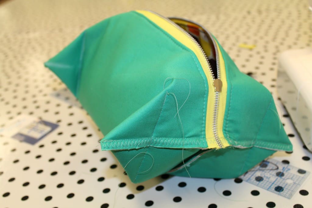 Boxy Travel Pouch Tutorial