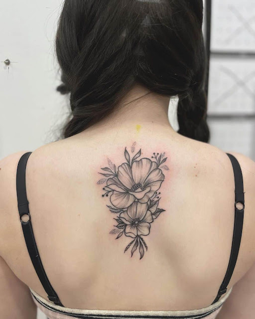 60 tatuagens femininas de diversos estilos, modelos, e posições