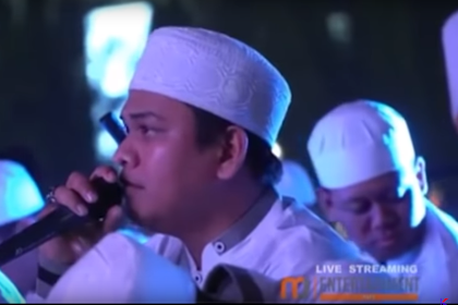 Download Sholawat Man Ana Versi Bahasa Indonesia Mp3 | Al-Islamu-Dini